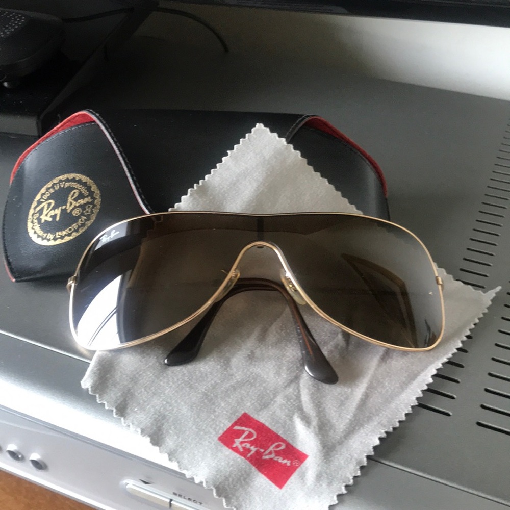 Ray-Ban